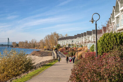 Vancouver Washington waterfront walkway along the Columbia River